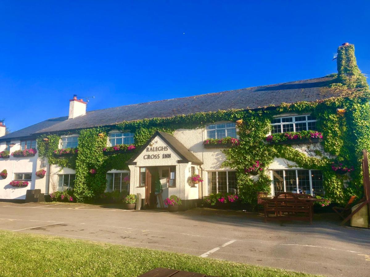Raleghs Cross Inn Clatworthy ภายนอก รูปภาพ