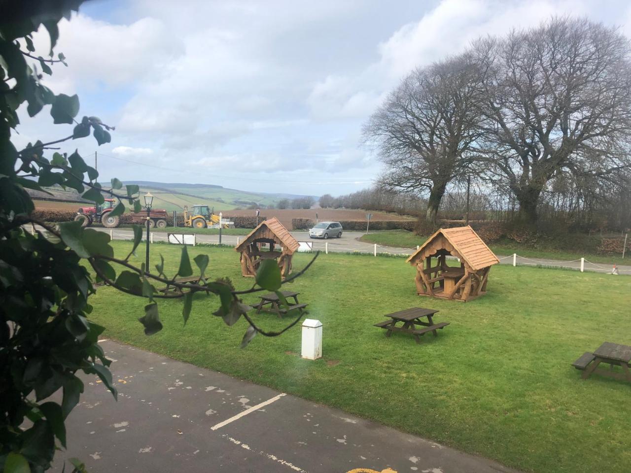 Raleghs Cross Inn Clatworthy ภายนอก รูปภาพ